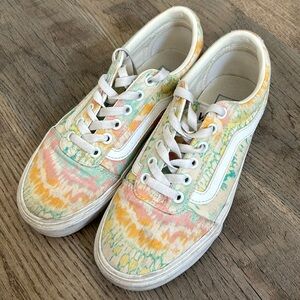 VANS Off The Wall Shoe, Women's Size 7, Tie Dye Canvas, Old Skool Low Top Laceup